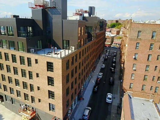 Rented by Manhattan Management LLC | media 87