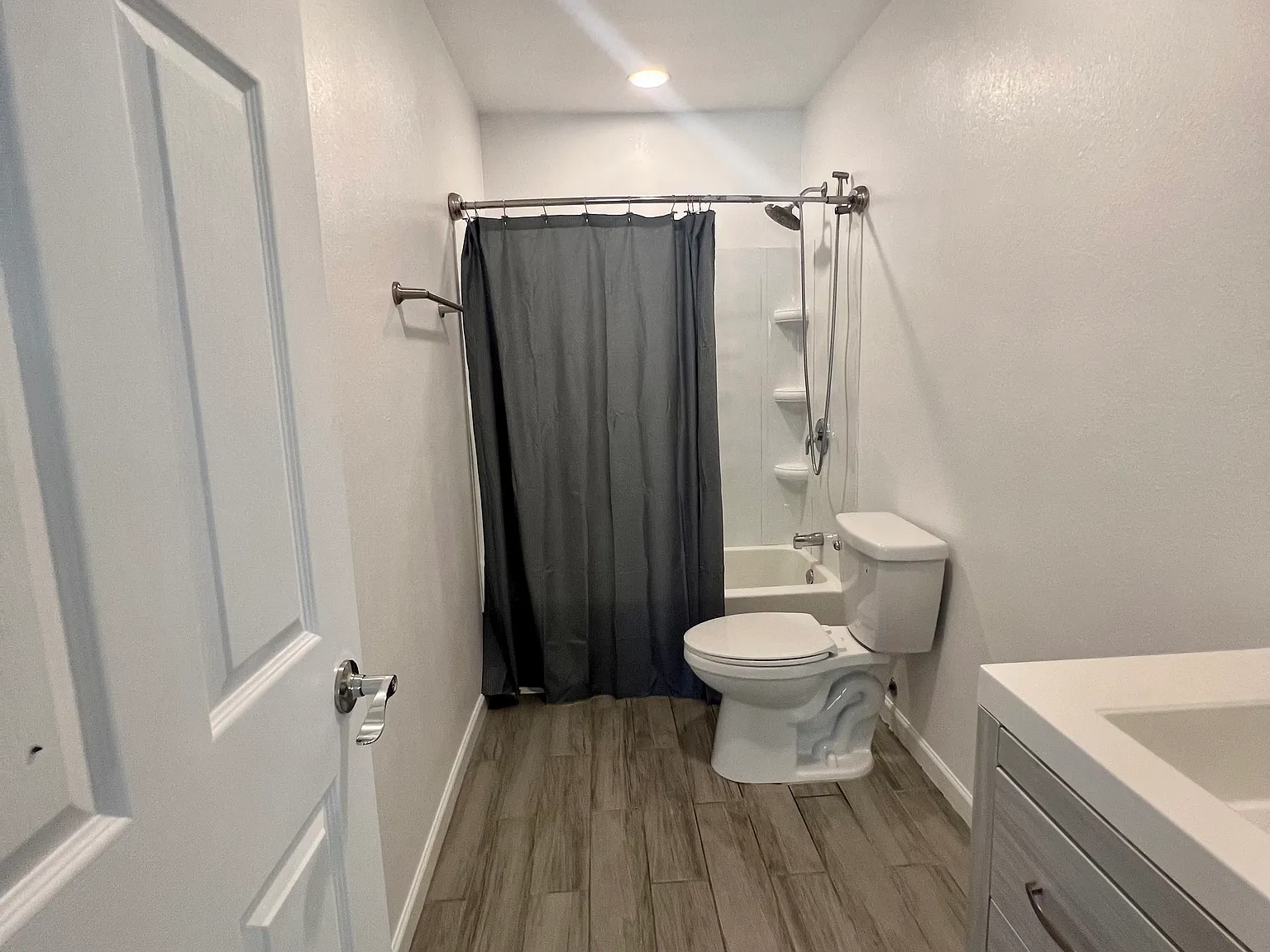 2 bed, 1150 sqft, $1,600 — Photo 3