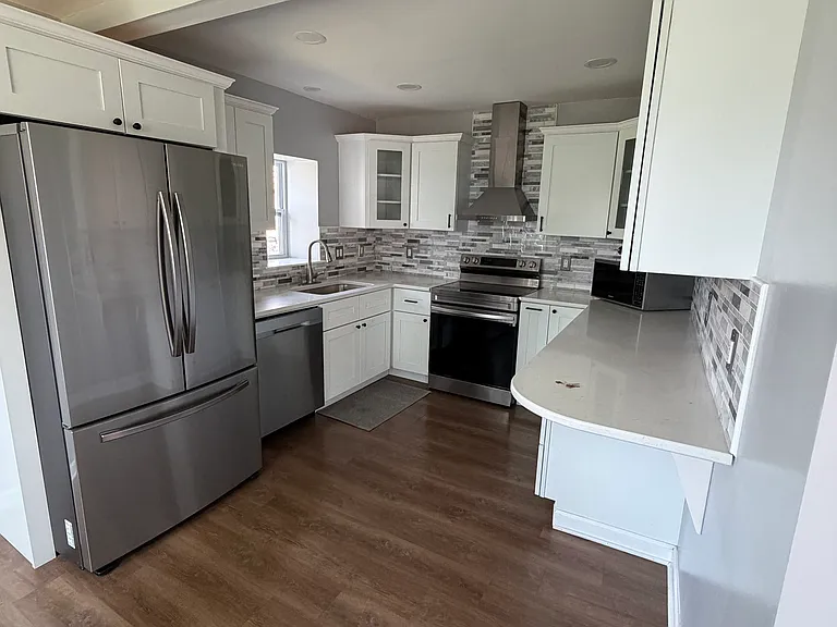 406 Elm St — Photo 3
