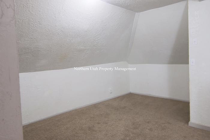 2 Front Room_11122019