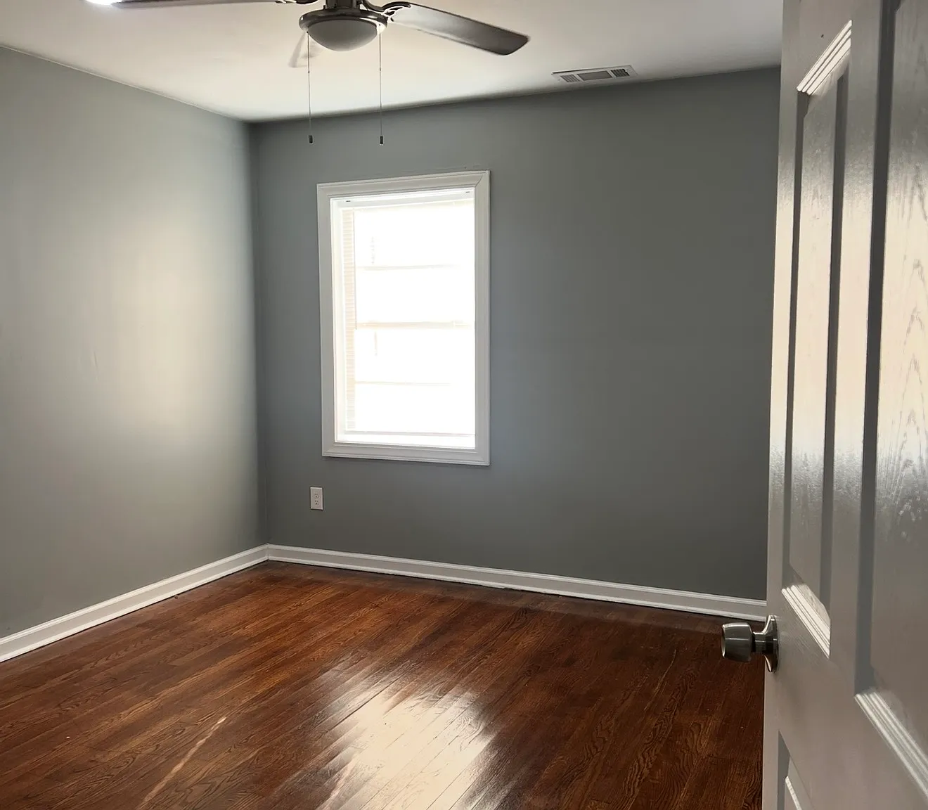 2 bed, $1,100 — Photo 4