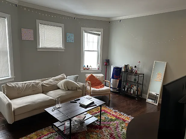 3 bed, 1.5 bath, 999 sqft, $3,500 — Photo 3