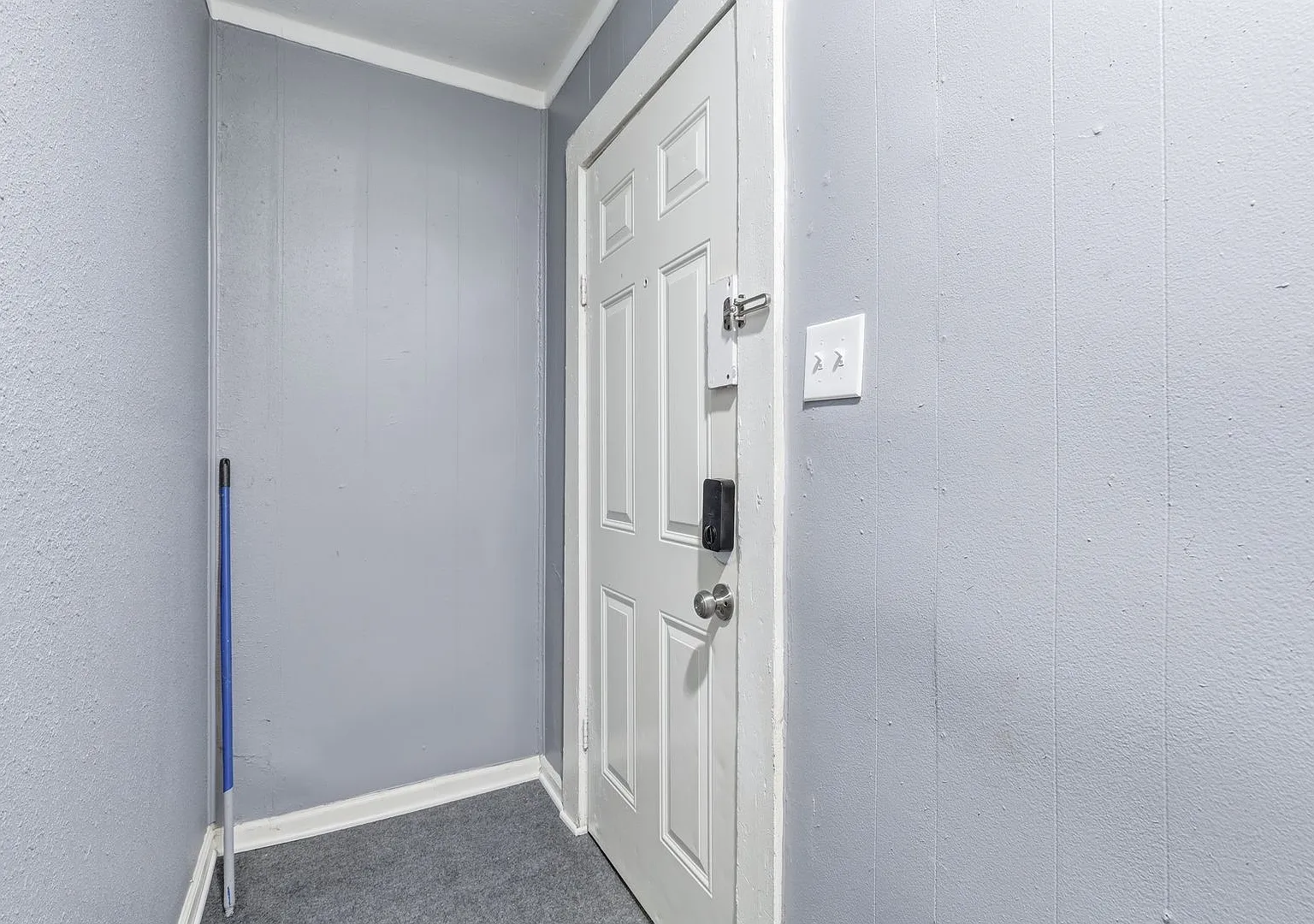 808 Mill St — Photo 2