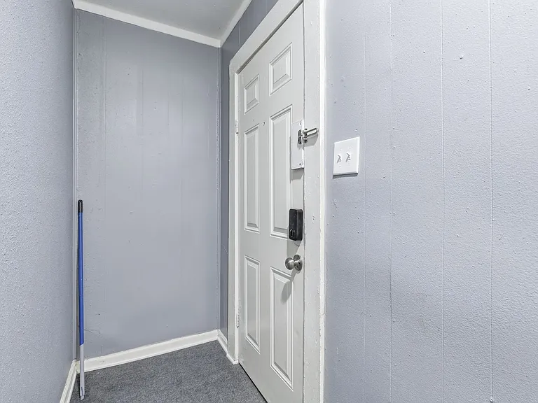808 Mill St — Photo 2