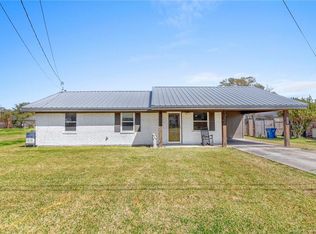 512 Ledoux St, Jennings, LA 70546