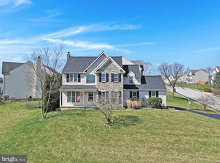 24 Rockdale Dr, Seven Valleys, PA 17360