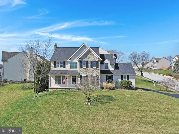 24 Rockdale Dr, Seven Valleys, PA 17360