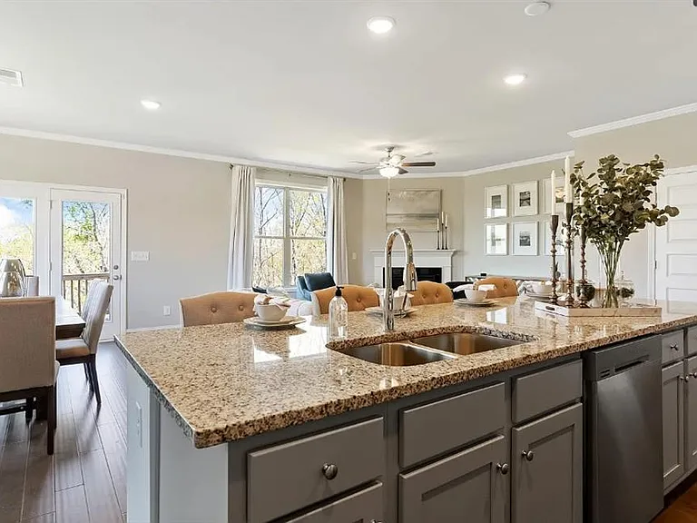 1905 Manor Pointe Dr — Photo 6