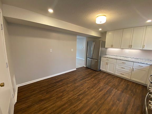 Eat-in kitchen!