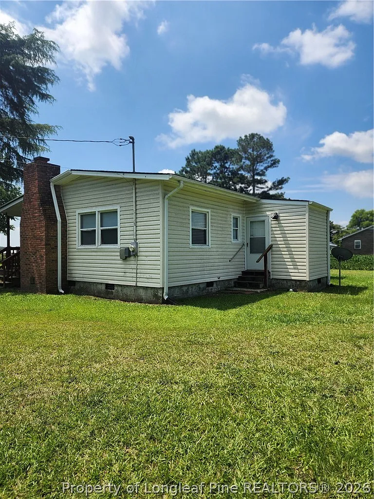 3 bed, 1.0 bath, 1136 sqft, $1,100 — Photo 4
