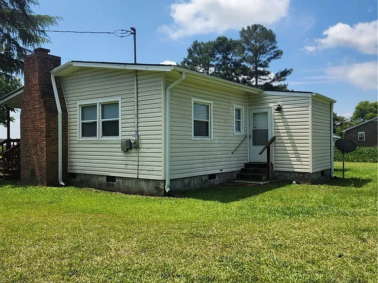 118 Lockwood Dr — Photo 4