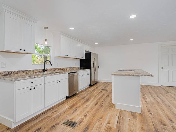 4th image of 492 S Greenway Dr #492