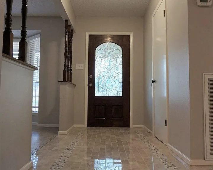 313 Sagecrest Dr — Photo 3