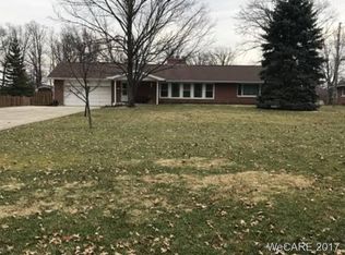 3279 Bonnieview Dr, Lima, OH 45801