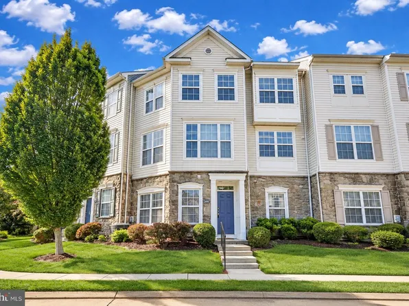 21800 Dragons Green Sq, Ashburn, VA 20147