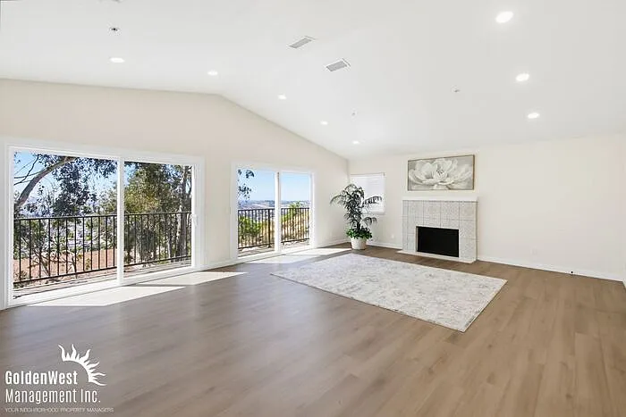 4 bed, 2.5 bath, 1694 sqft, $5,200 — Photo 4