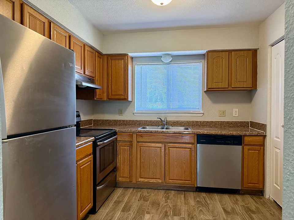4117 S Semoran Blvd #9