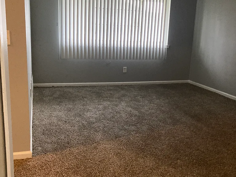 Westpark Manor Apartments — Photo 9