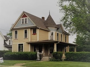 358 W Lincoln Ave, Hinckley, IL