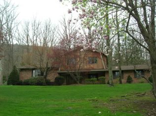 11 Park Ave, Nesquehoning, PA 18240