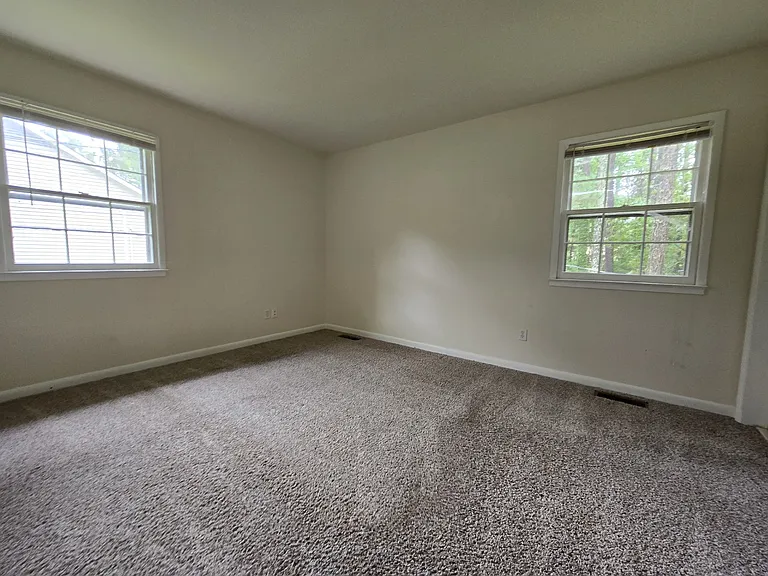 119 Monterey Ln — Photo 8