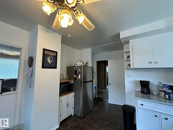 5th image of 5029 48th St