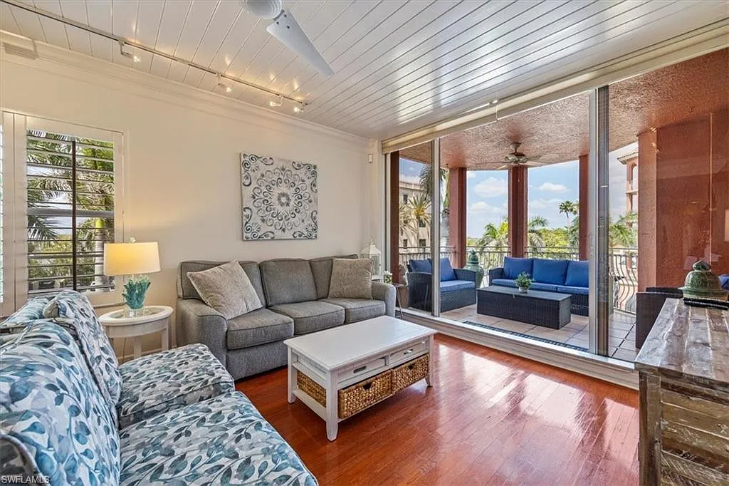 3 bed, 2.0 bath, 1633 sqft, $9,500 — Photo 2