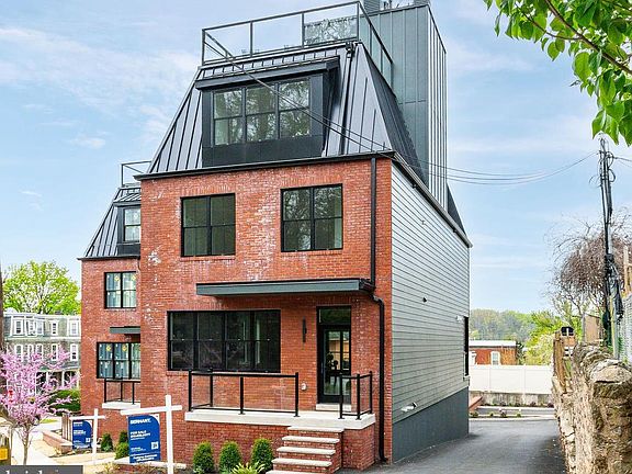 2nd image of 112 Righter St