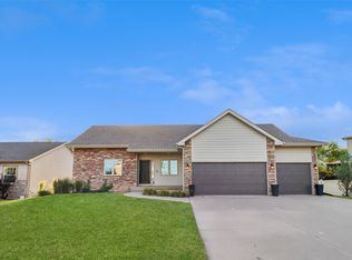 4486 NW 165th St, Clive, IA 50325