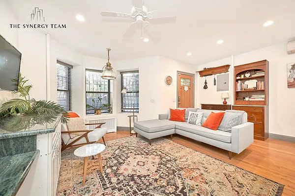 Rented by Compass | media 18