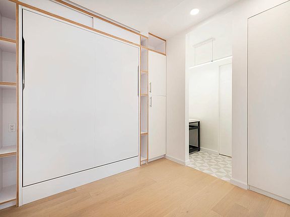4th image of 487 Clinton Ave #3DD
