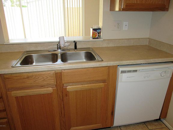 3rd image of 10942 W Santa Fe Dr