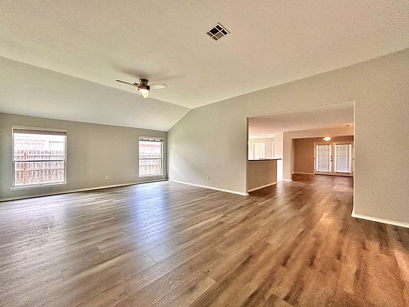 4th image of 1204 Delia Chapa Ln