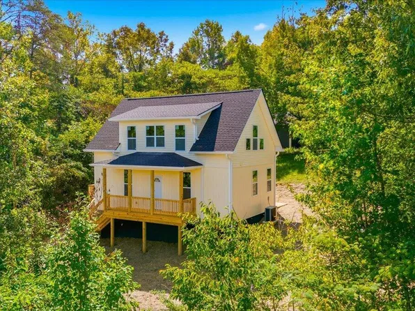 230 Leslie St, Harriman, TN 37748