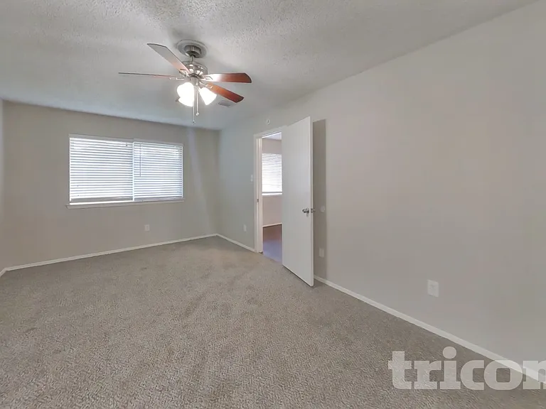 17719 Glenpatti Dr — Photo 7