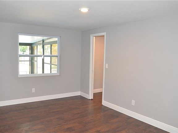3rd image of 2081 Whitney Dr