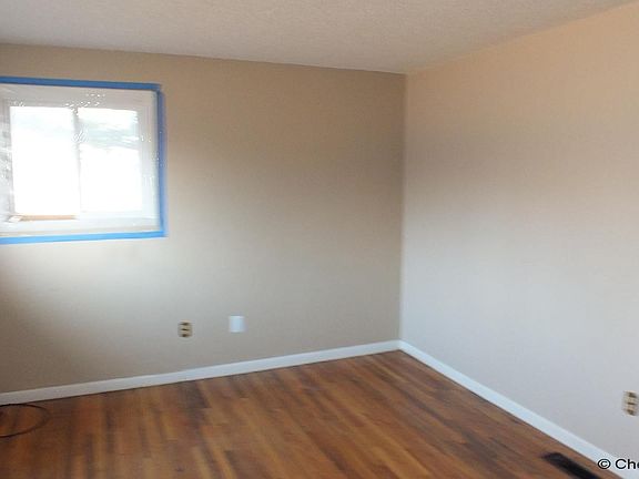 2nd image of 301 W 10th St