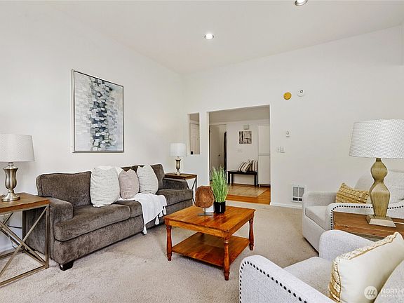 5th image of 9009 Avondale Road NE #M226