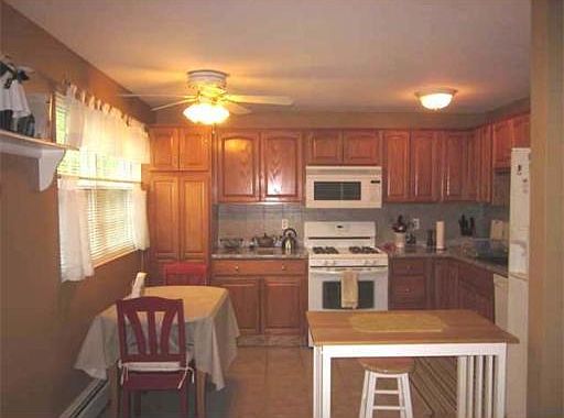 4th image of 78 Edgelawn Ave APT 12