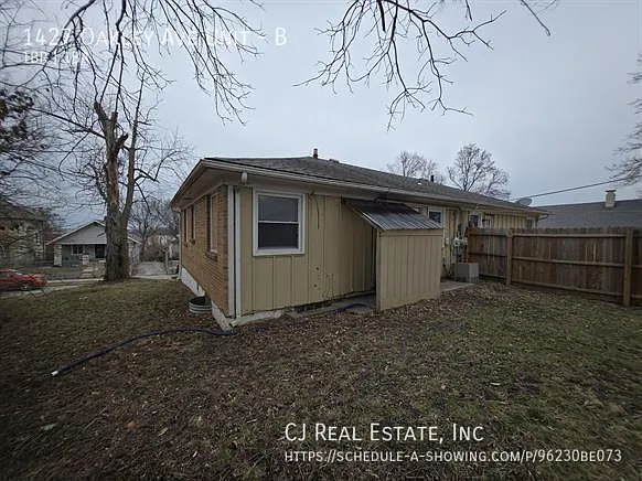 1427 Oakley Ave #B — Photo 2