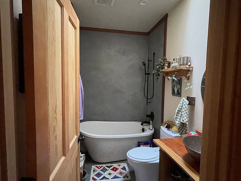 1st image of 8571 SE Flavel Dr