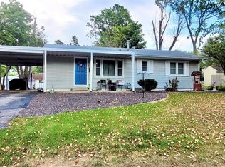 1235 Halls Ln, Hillsboro, IL 62049