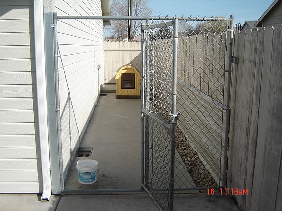 DOG RUN