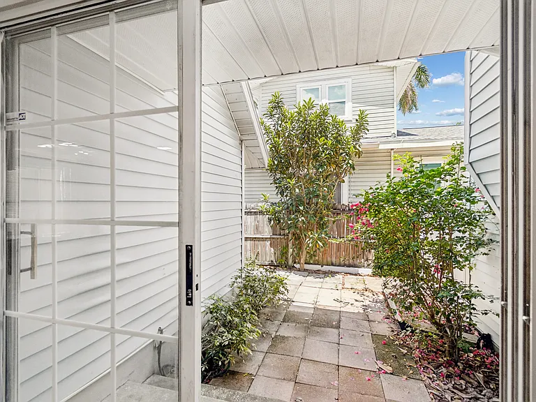 1003 W Horatio St #A — Photo 10