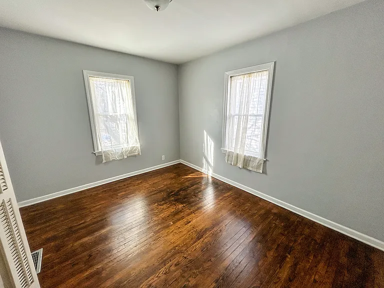 5846 N Keystone Ave — Photo 15