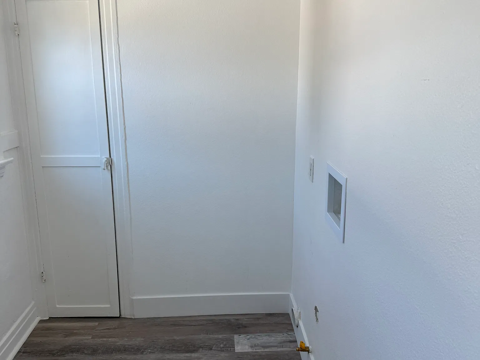 2 bed, 1100 sqft, $3,050 — Photo 2