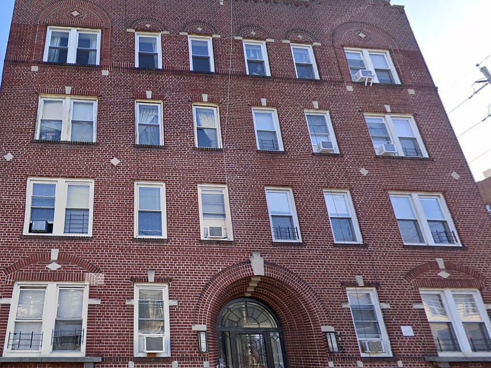 1st image of 58-60 Van Reypen St #402A