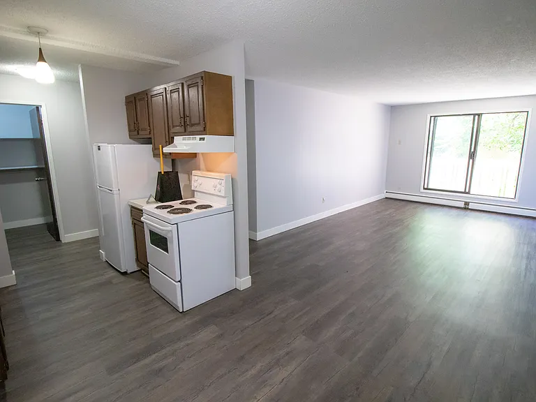 256 Mayor Magrath Dr N — Photo 7
