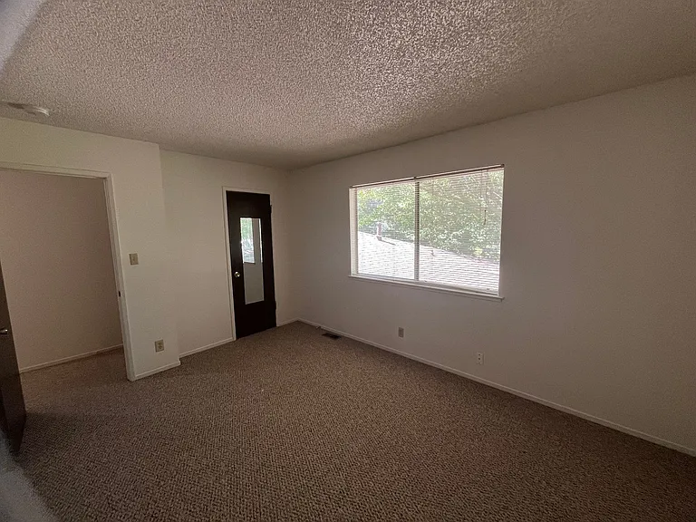 1703 Donner Ave #3 — Photo 13