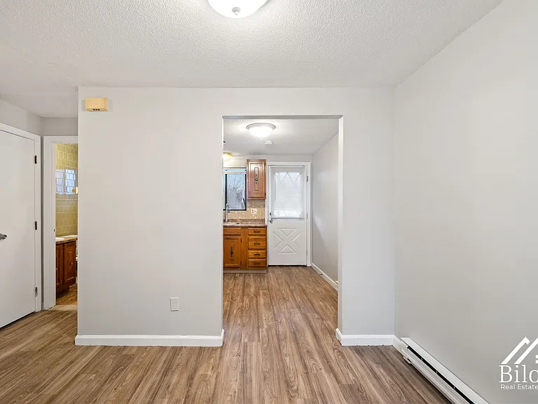 242 Waterman Avenue — Photo 10